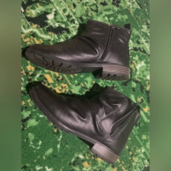 BOGO Sporto ‘Misty’ Black Ankle Boots - Picture 2 of 10